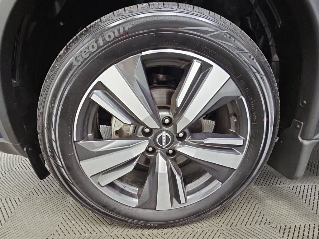 Used 2023 Nissan Rogue Platinum AWD/4WD image 44