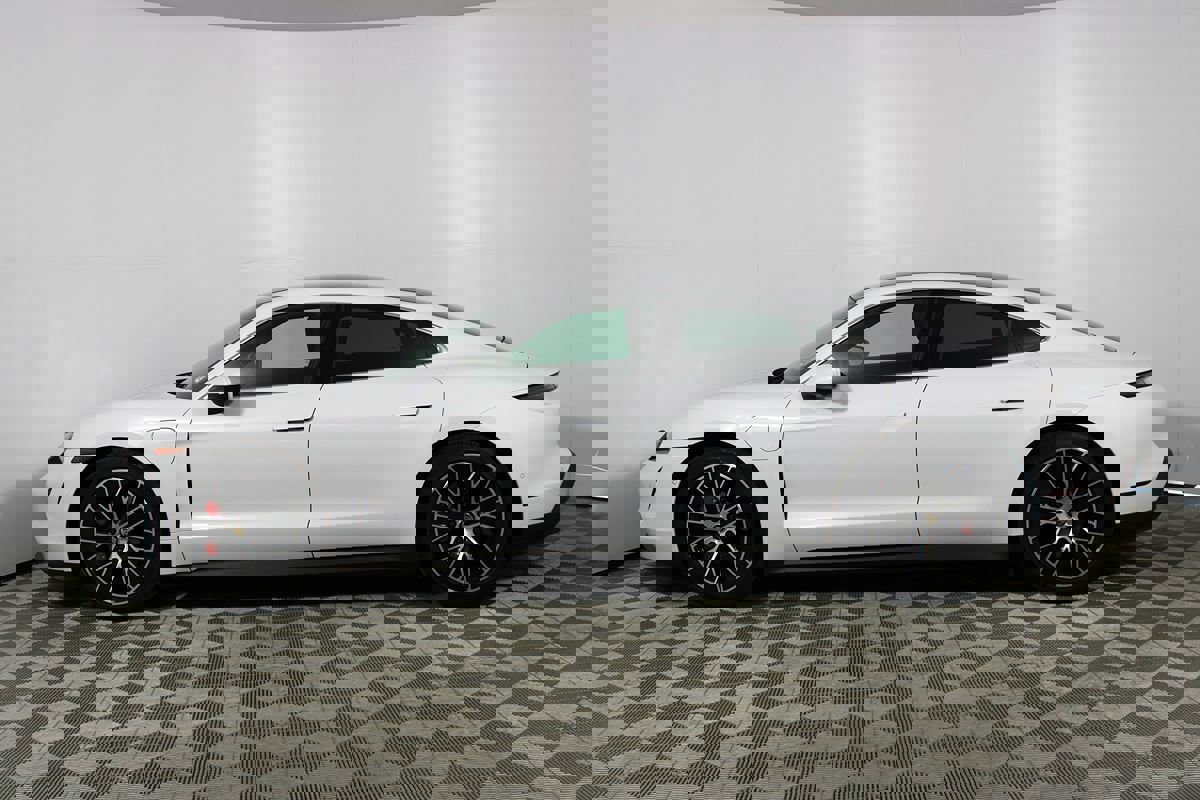 Used 2020 Porsche Taycan 4S image 45