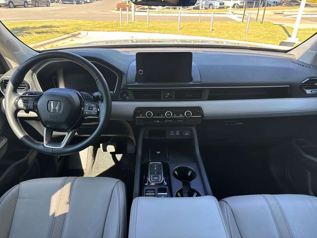 Used 2025 Honda Pilot EX-L image 17