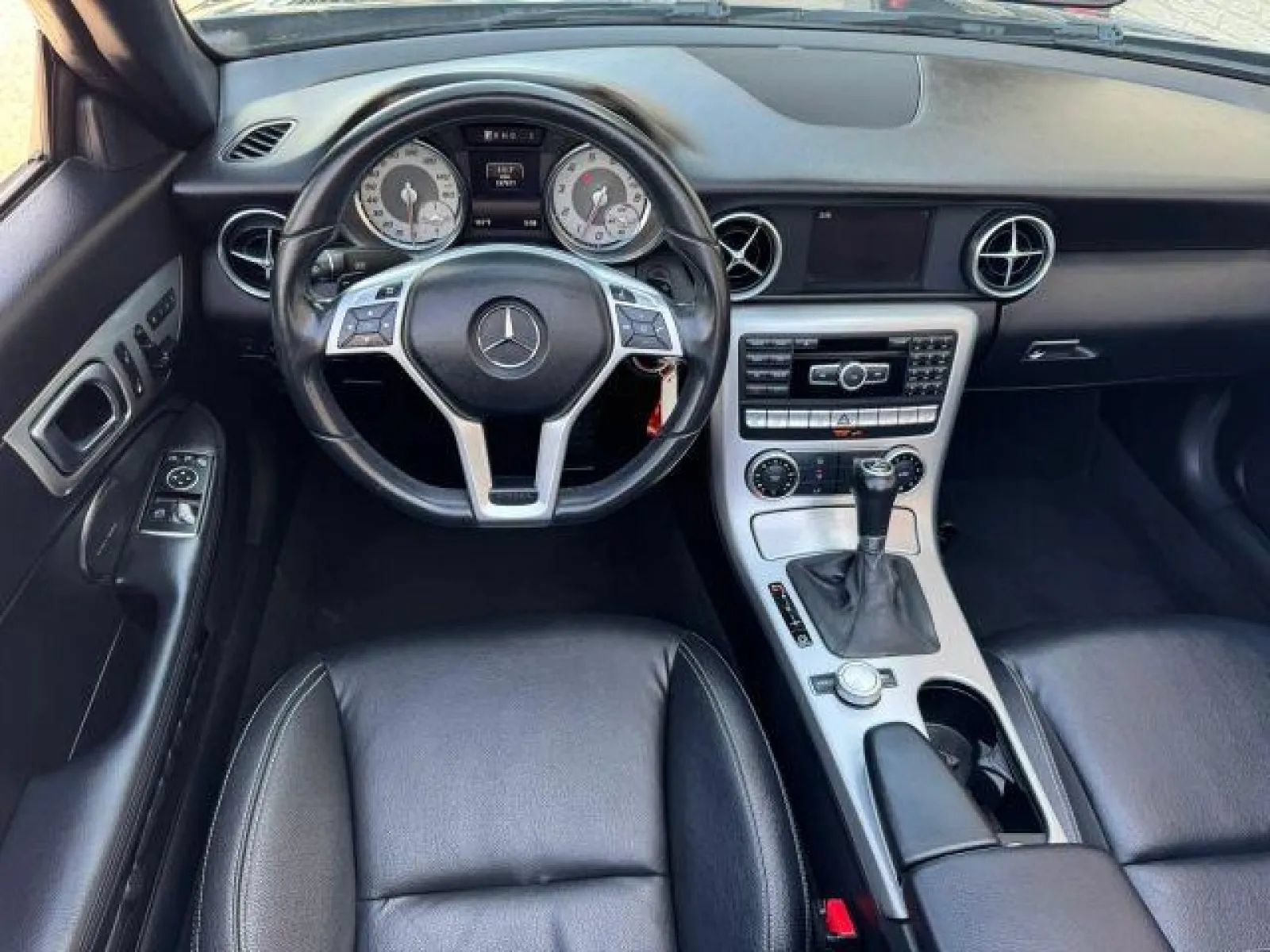 Used 2015 Mercedes-Benz SLK 250 image 37