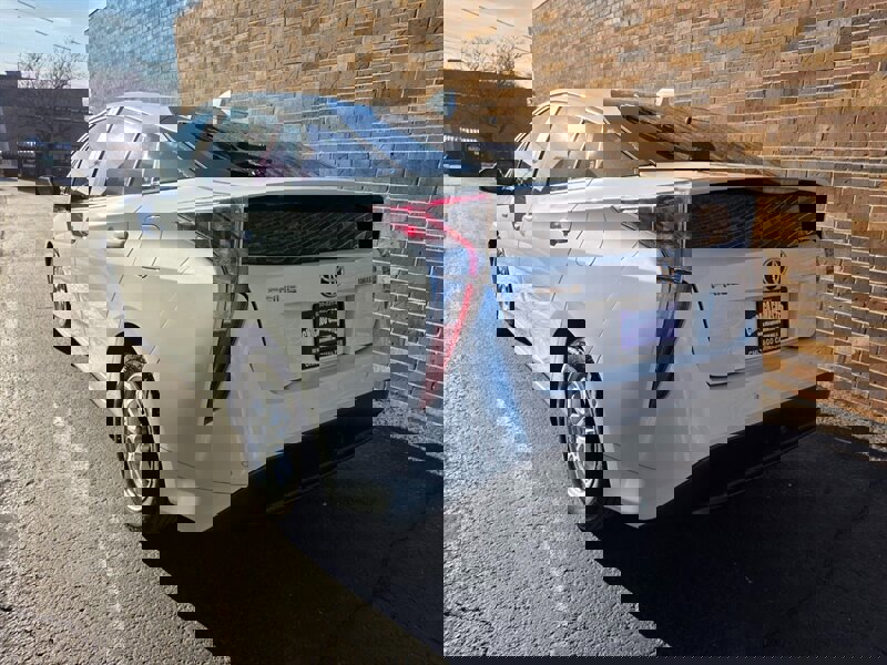 Used 2018 Toyota Prius Four w/ Advanced Technology Package FWD image 4