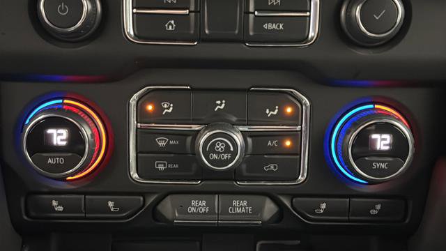 Used 2022 Chevrolet Suburban Z71 w/ Z71 Off-Road Package AWD/4WD image 18