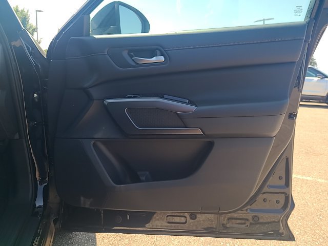 Used 2024 Nissan Pathfinder SL FWD image 29