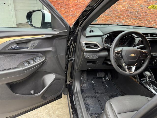 Used 2023 Chevrolet TrailBlazer ACTIV w/ Convenience Package image 9