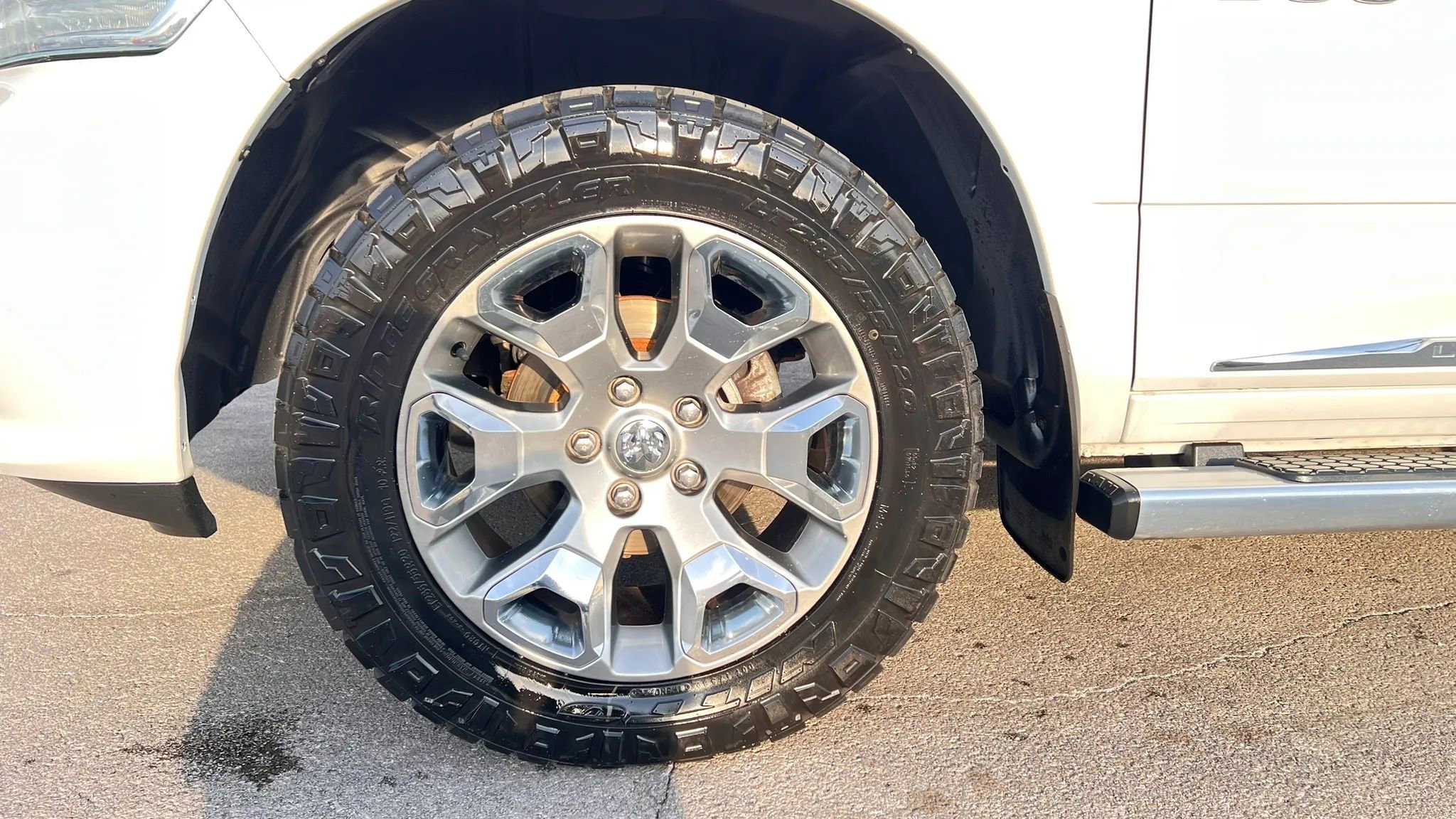Used 2016 RAM 1500 Limited AWD/4WD image 10
