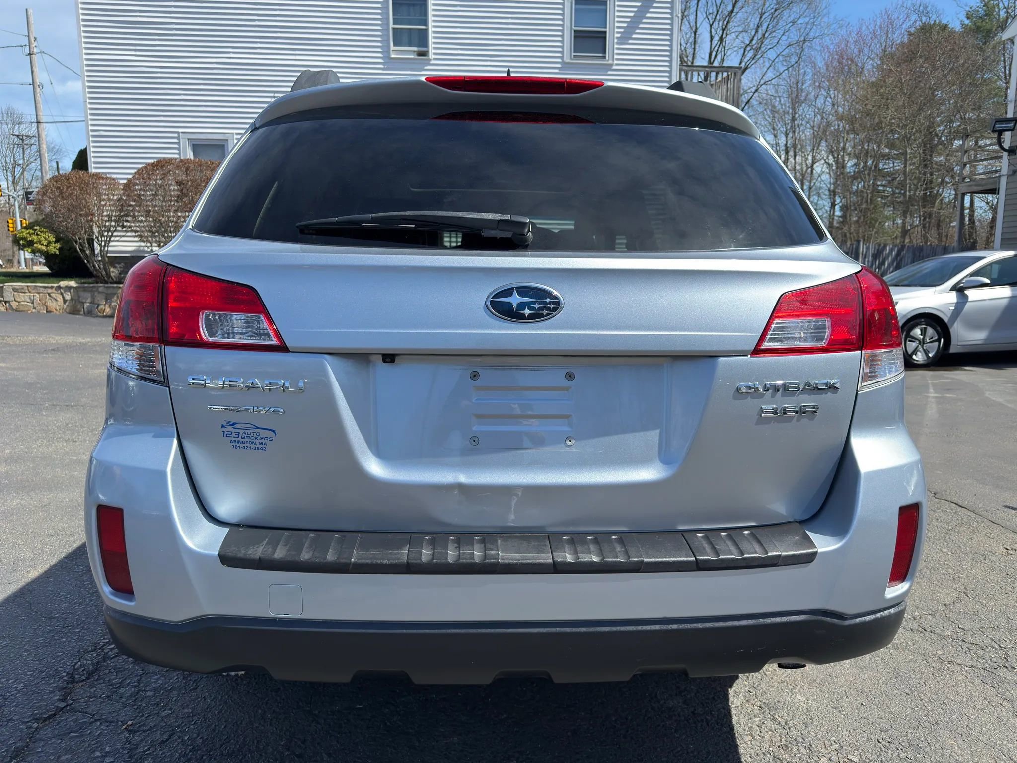 Used 2012 Subaru Outback 3.6R Limited w/ Moonroof Pkg image 6