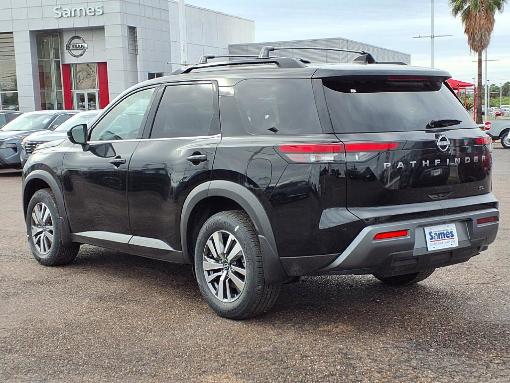 New 2026 Nissan Pathfinder SL FWD image 5
