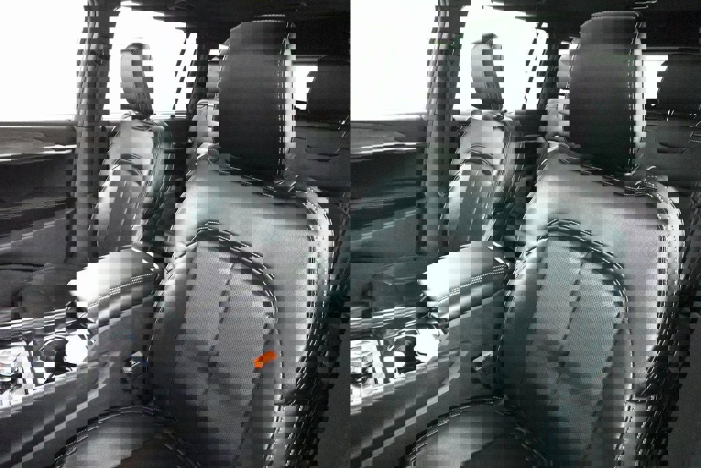 New 2025 Jeep Grand Cherokee L Limited w/ Luxury Tech Group II image 11