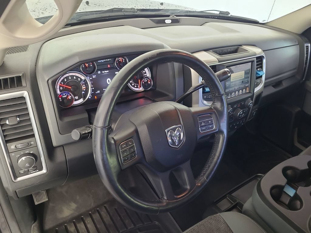 Used 2017 RAM 3500 Big Horn w/ Sport Appearance Group AWD/4WD image 13