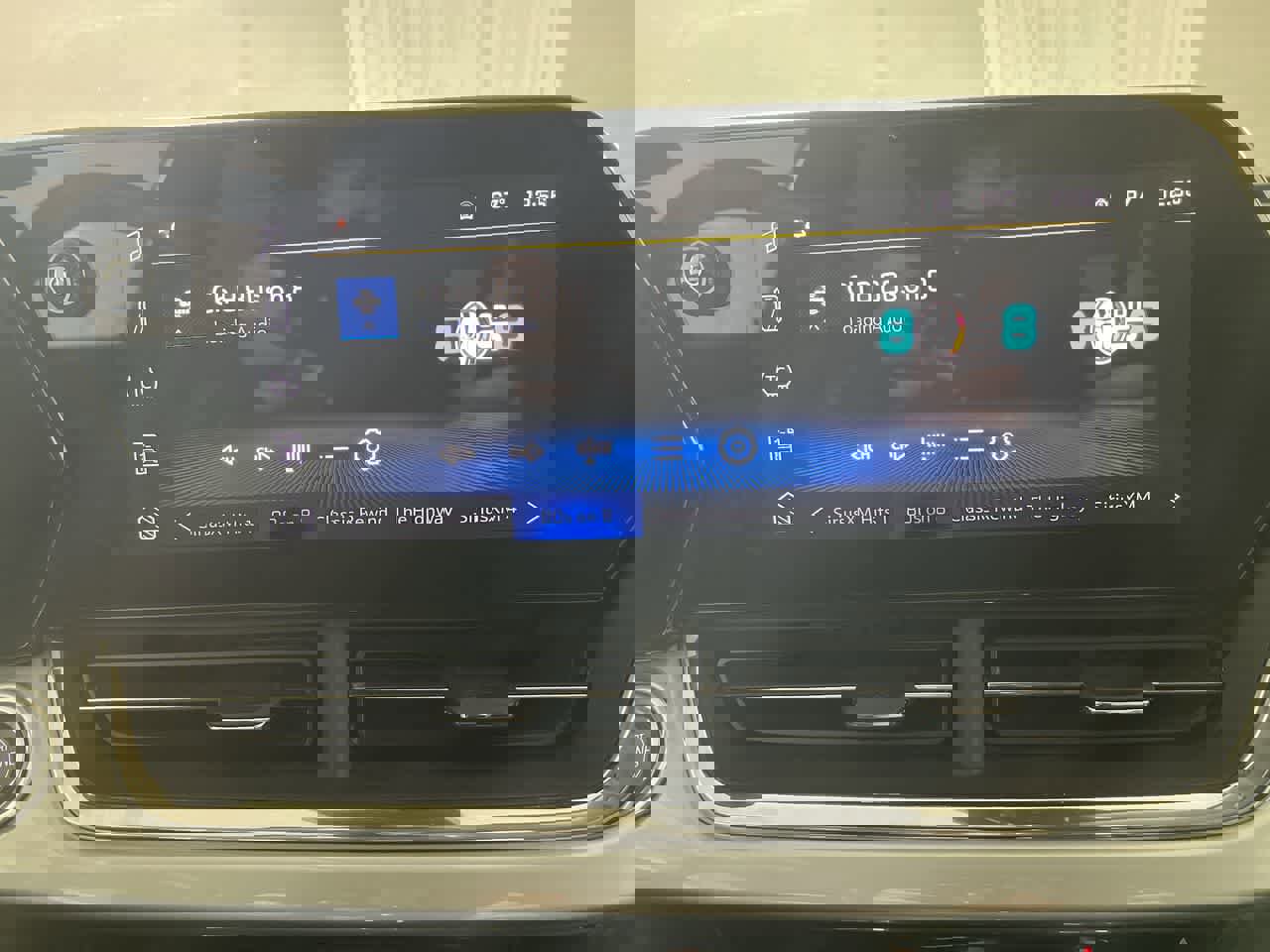 Used 2025 Chevrolet Trax LT w/ LT Convenience Package image 18