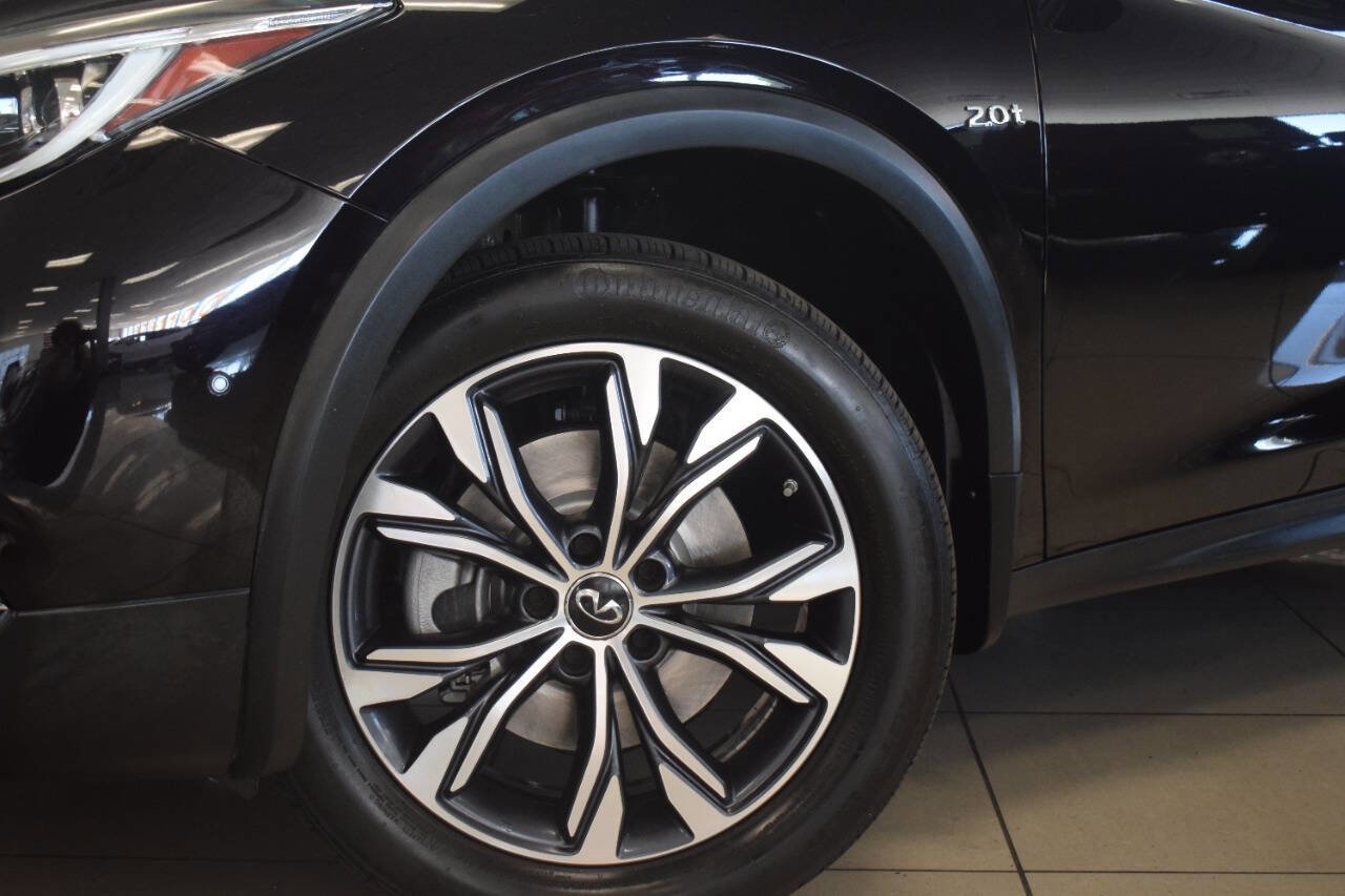 Used 2018 INFINITI QX30 Premium w/ Navigation Package image 13