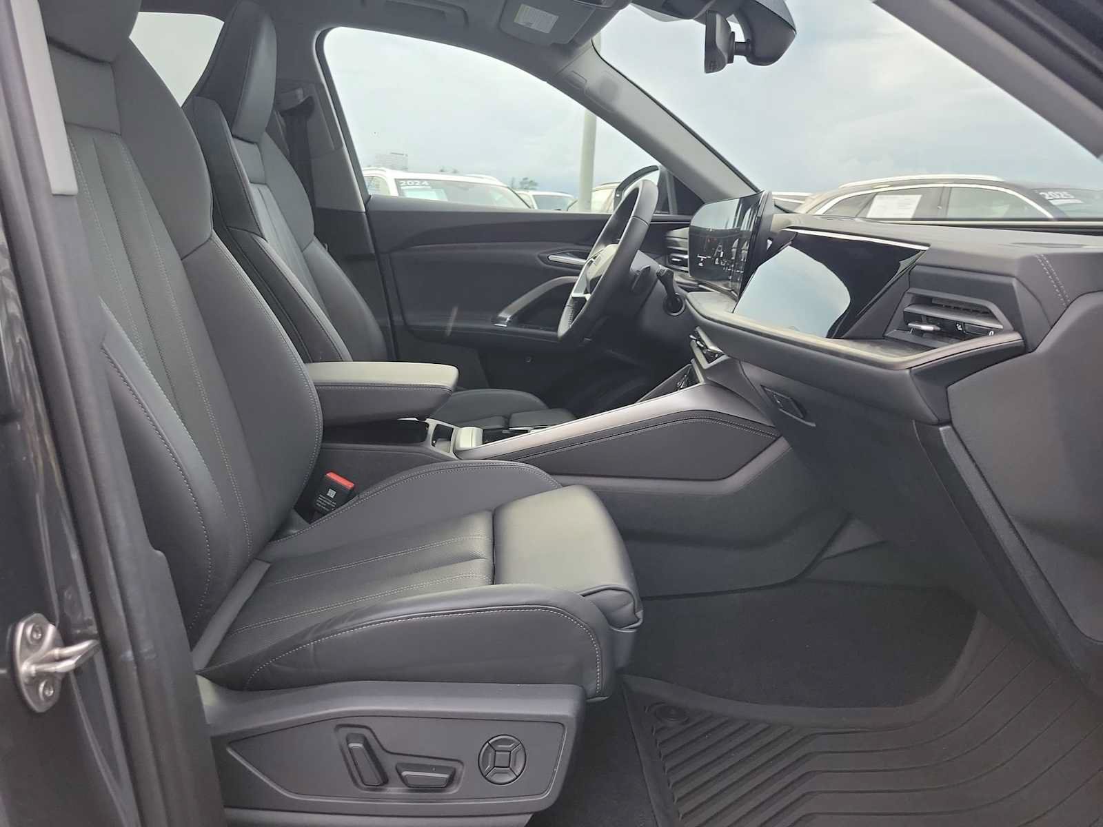 Certified 2025 Audi Q5 Premium Plus AWD/4WD image 22