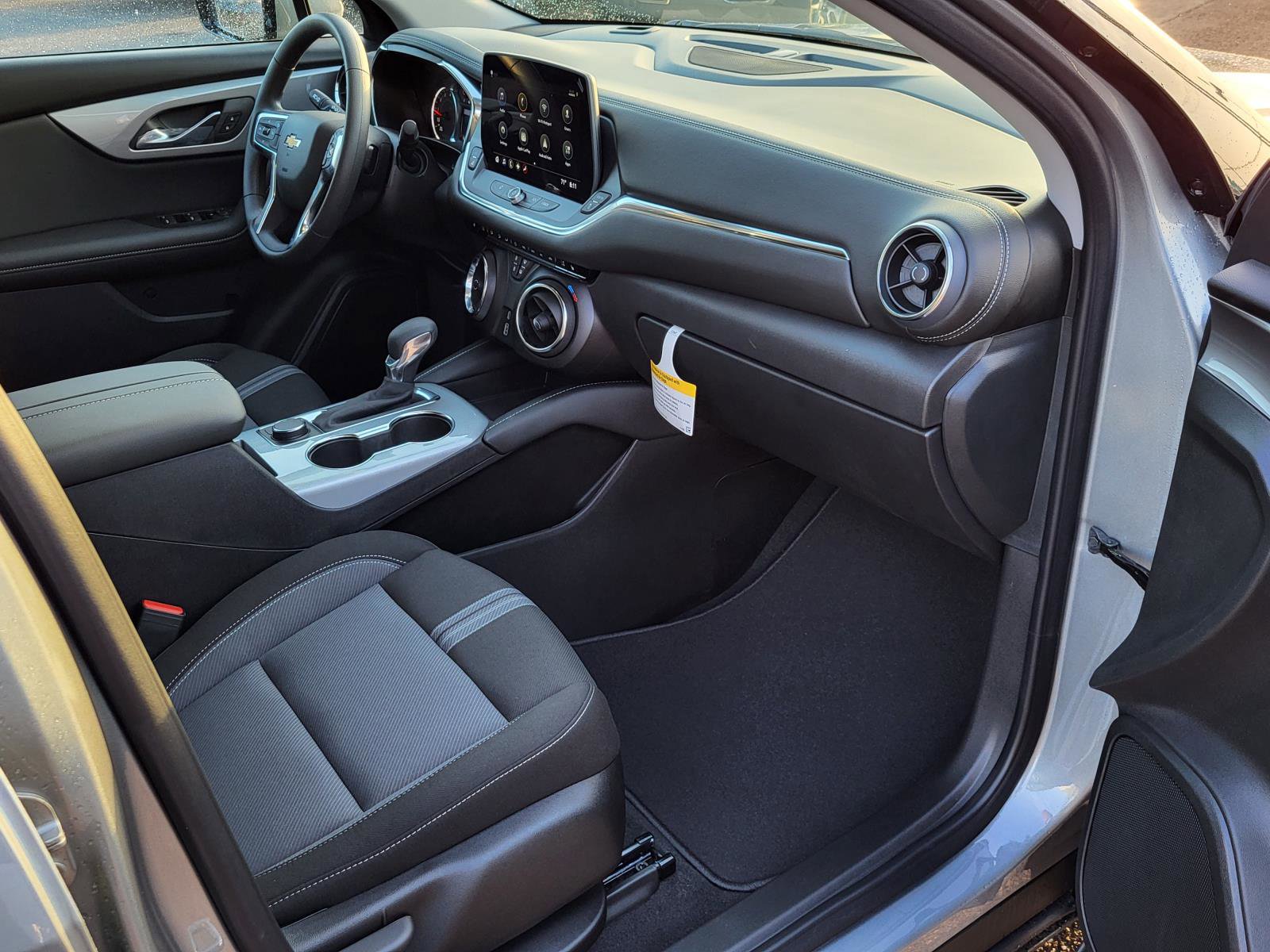 New 2025 Chevrolet Blazer LT image 9