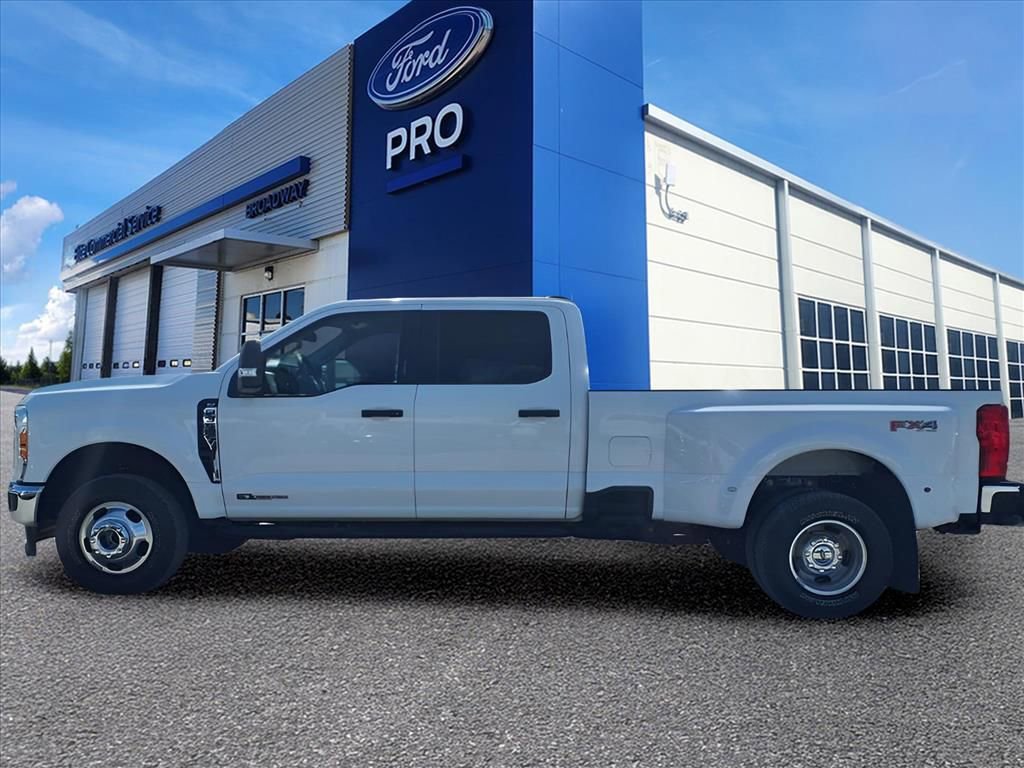 Used 2023 Ford F350 XLT w/ FX4 Off-Road Package image 21