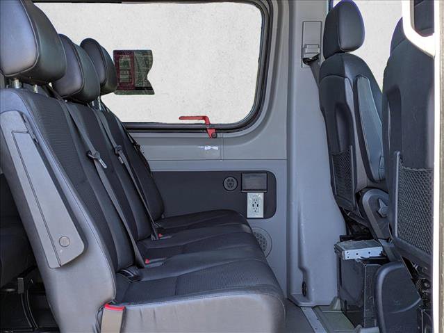 Used 2018 Mercedes-Benz Sprinter 2500 image 19