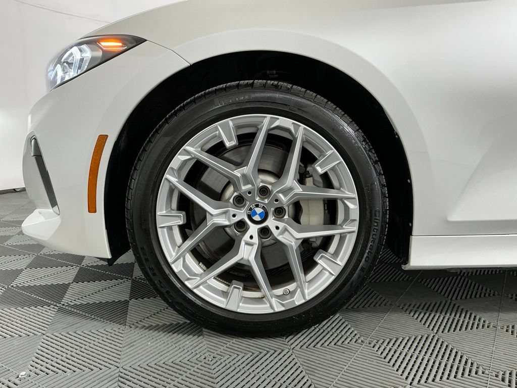 Used 2025 BMW 330i Sedan w/ Premium Package RWD image 32