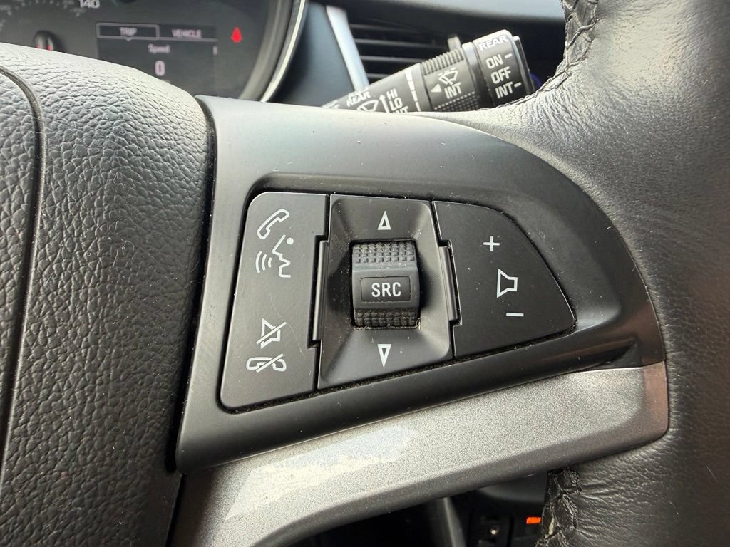 Used 2022 Chevrolet Trax LT w/ LT Convenience Package AWD/4WD image 25
