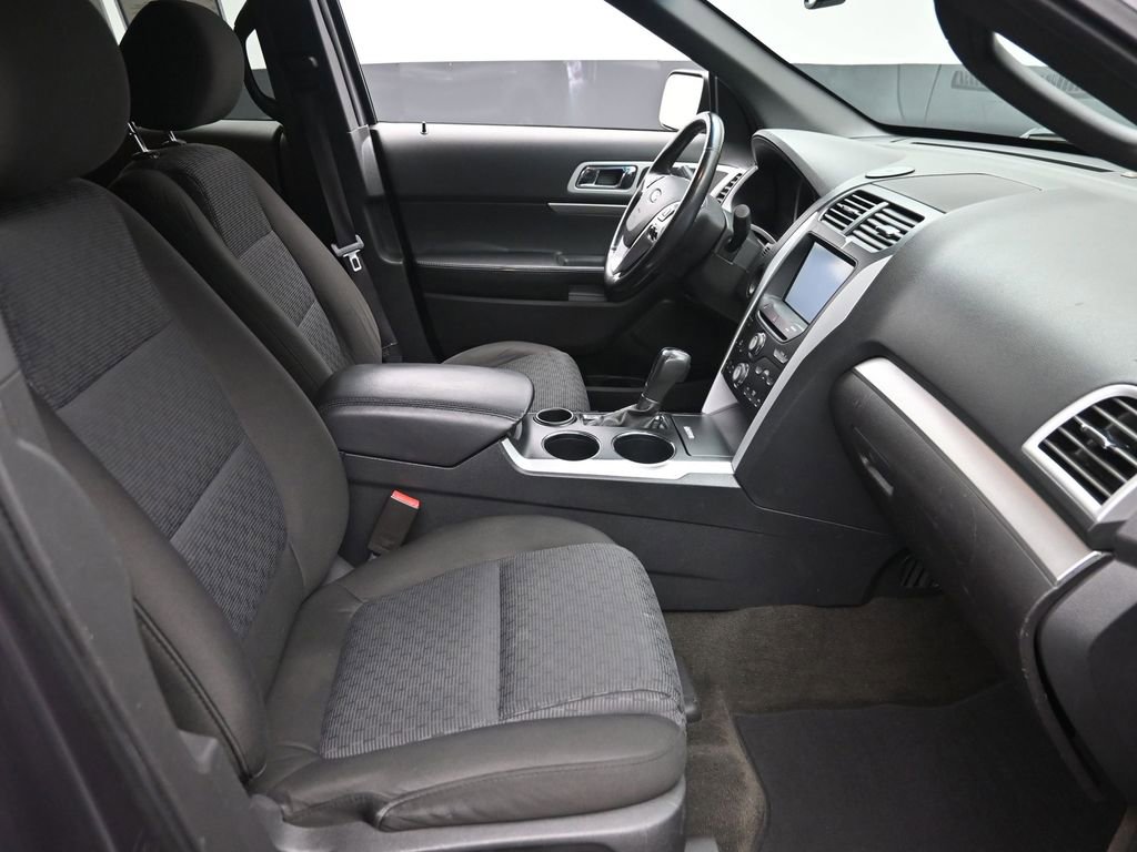 Used 2013 Ford Explorer XLT image 15