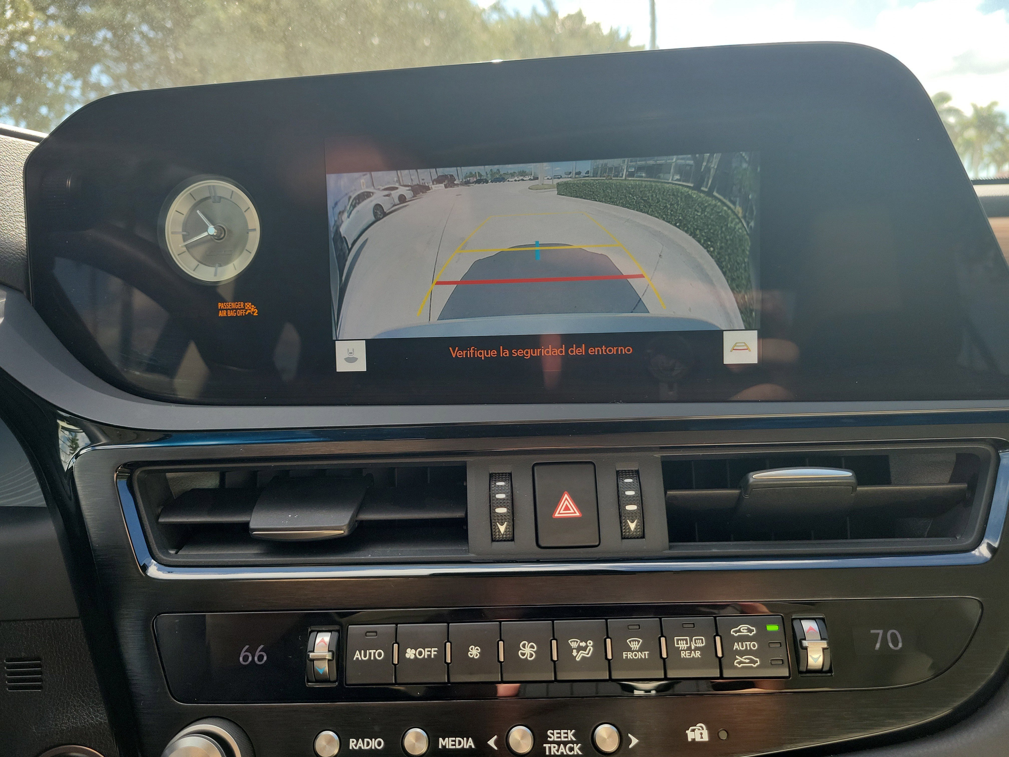 Used 2024 Lexus ES 250 w/ Premium Package image 33