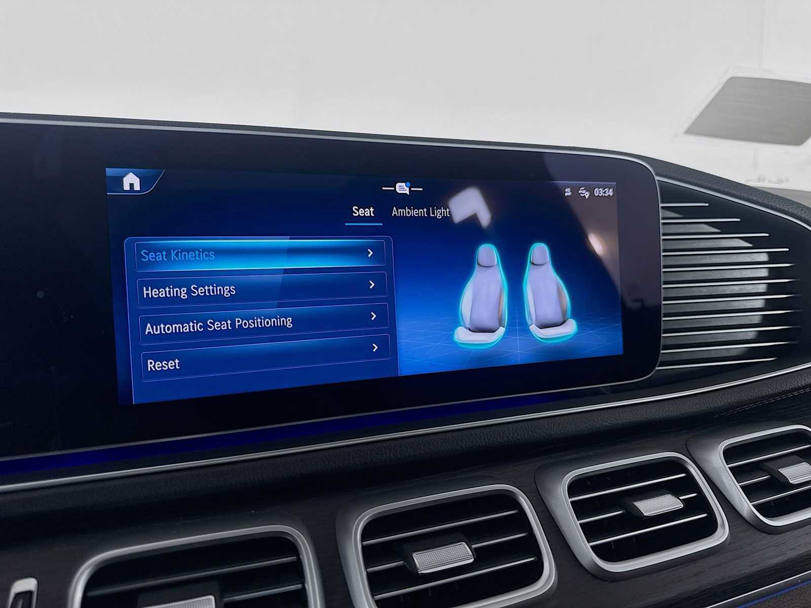 Used 2024 Mercedes-Benz GLS 450 4MATIC image 23