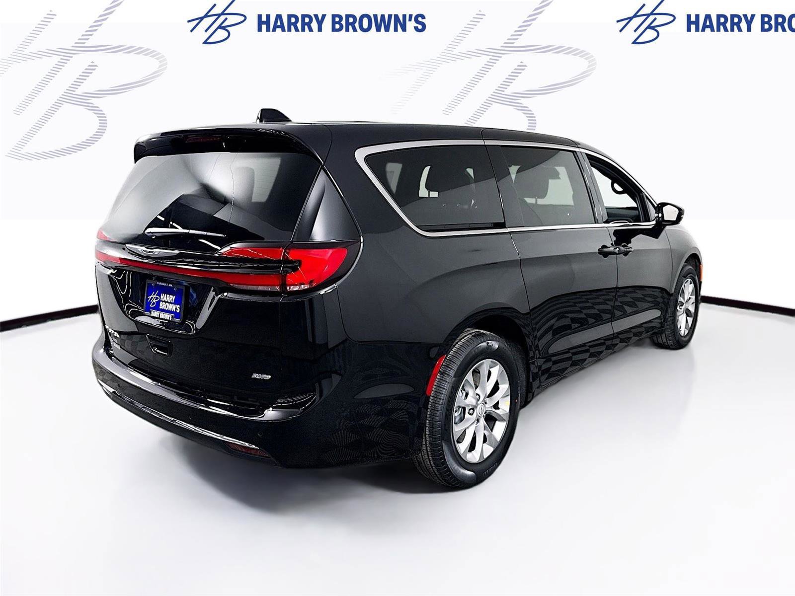 New 2026 Chrysler Pacifica Select image 32