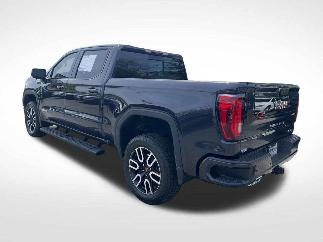 Used 2025 GMC Sierra 1500 AT4 w/ AT4 Premium Package AWD/4WD image 3