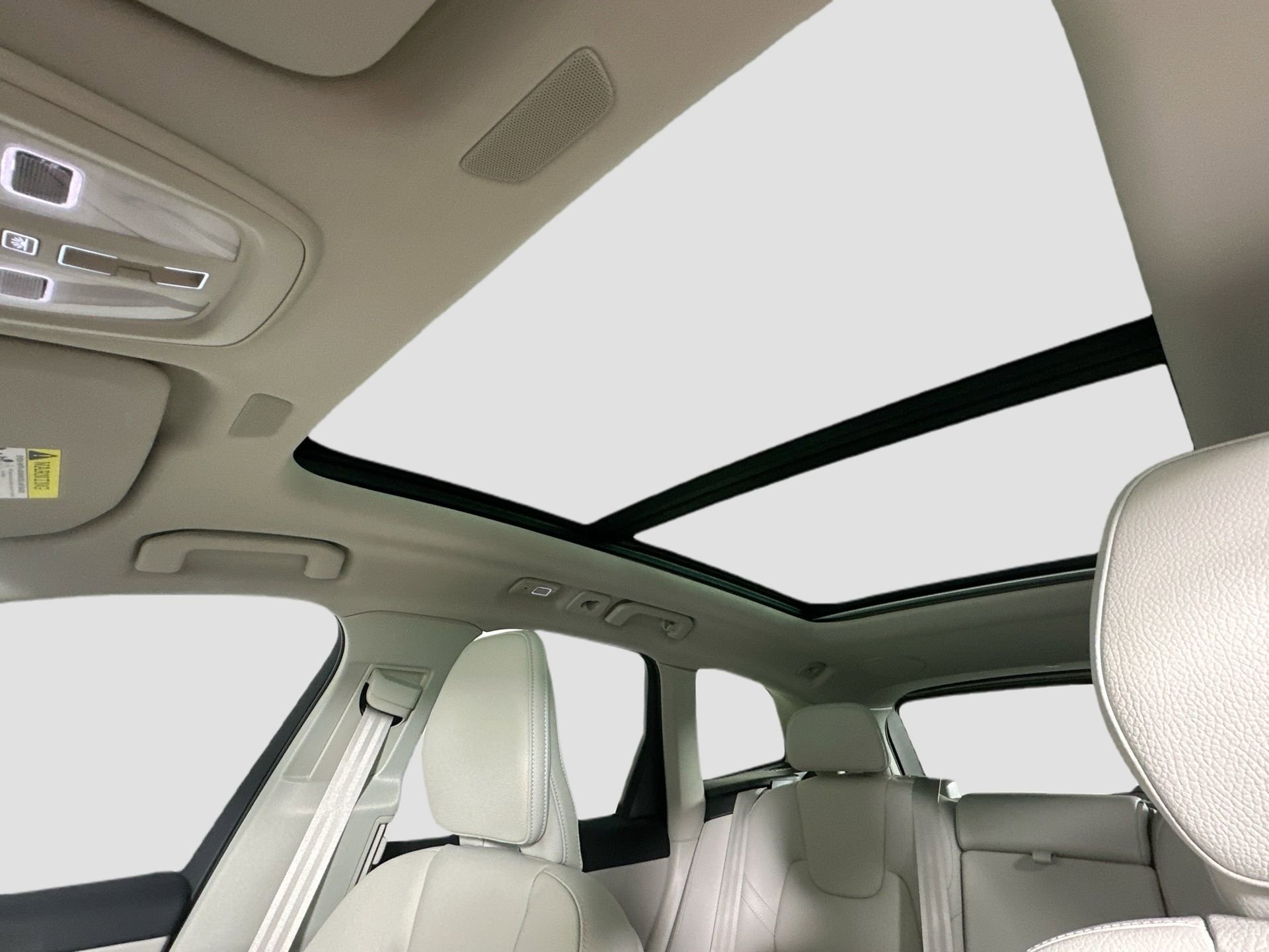 Used 2023 Volvo XC60 B5 Plus w/ Climate Package image 23