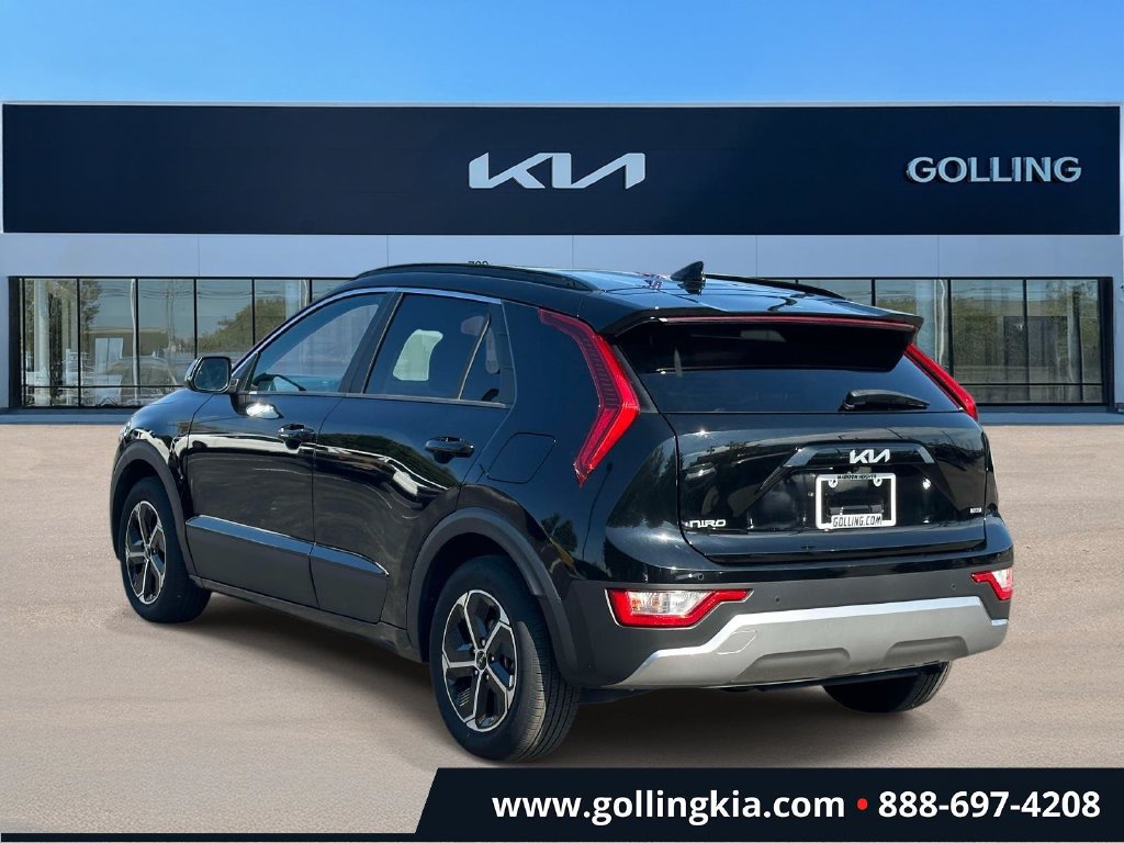 Certified 2025 Kia Niro EX FWD image 4