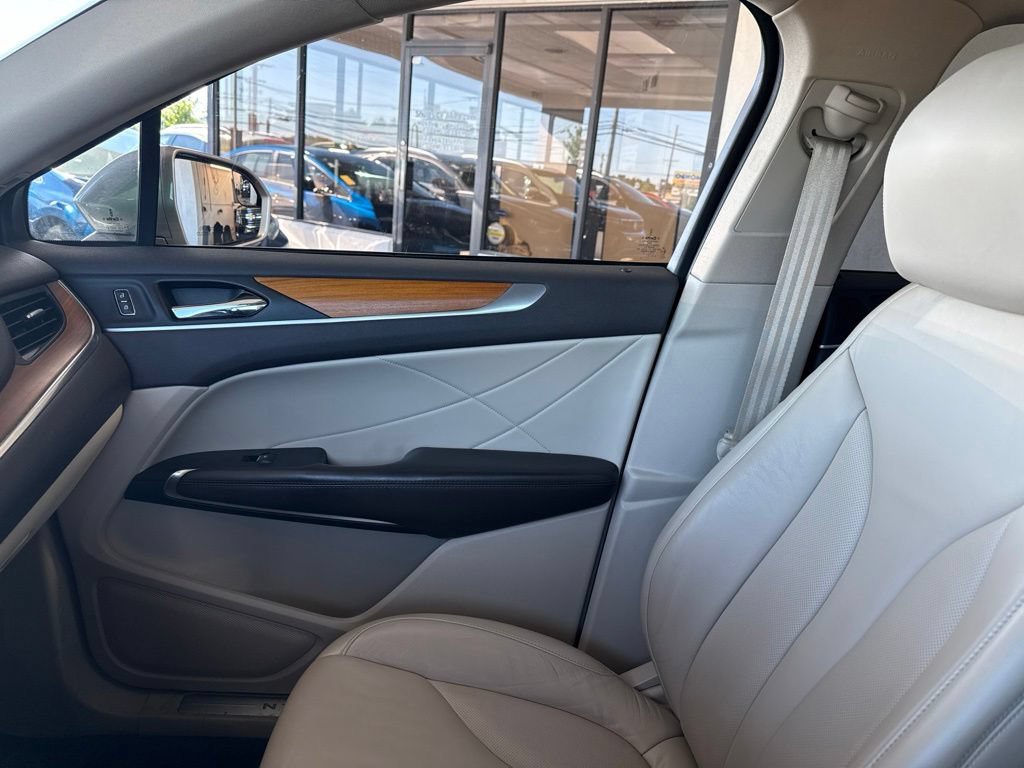 Used 2019 Lincoln MKC Select FWD image 24