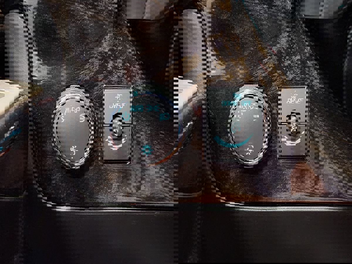 Used 2015 Chevrolet Express 2500 image 42