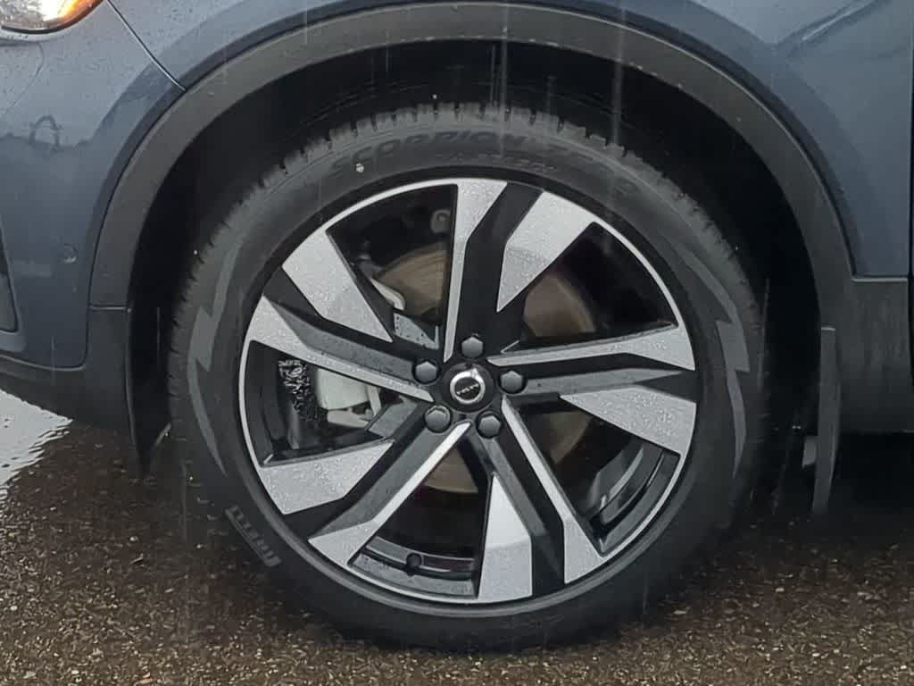 Certified 2026 Volvo XC40 B5 Ultra w/ Protection Package Premier AWD/4WD image 13