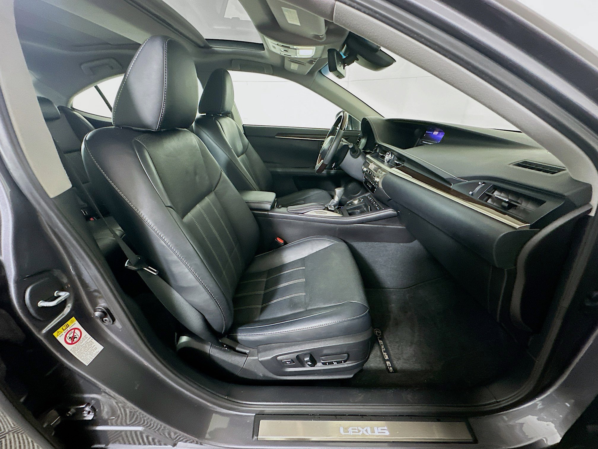 Used 2017 Lexus ES 350 w/ Luxury Package image 33