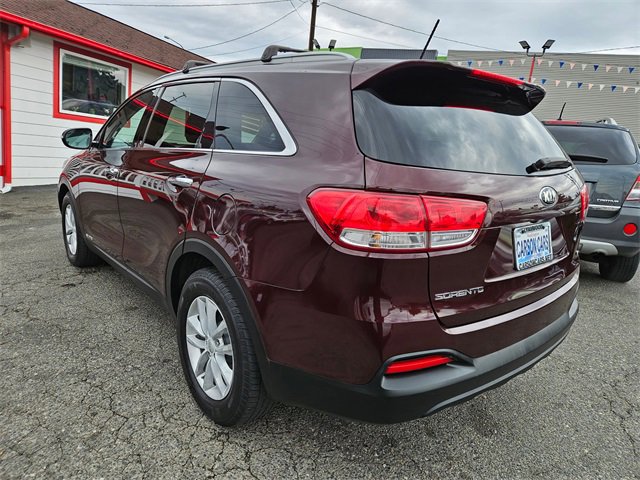 Used 2017 Kia Sorento LX image 4