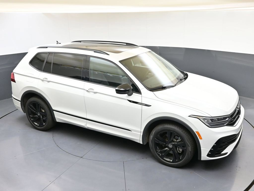 Used 2024 Volkswagen Tiguan SE R-Line image 43