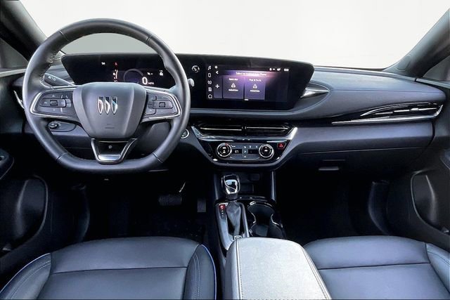 Used 2025 Buick Envista Sport Touring image 7