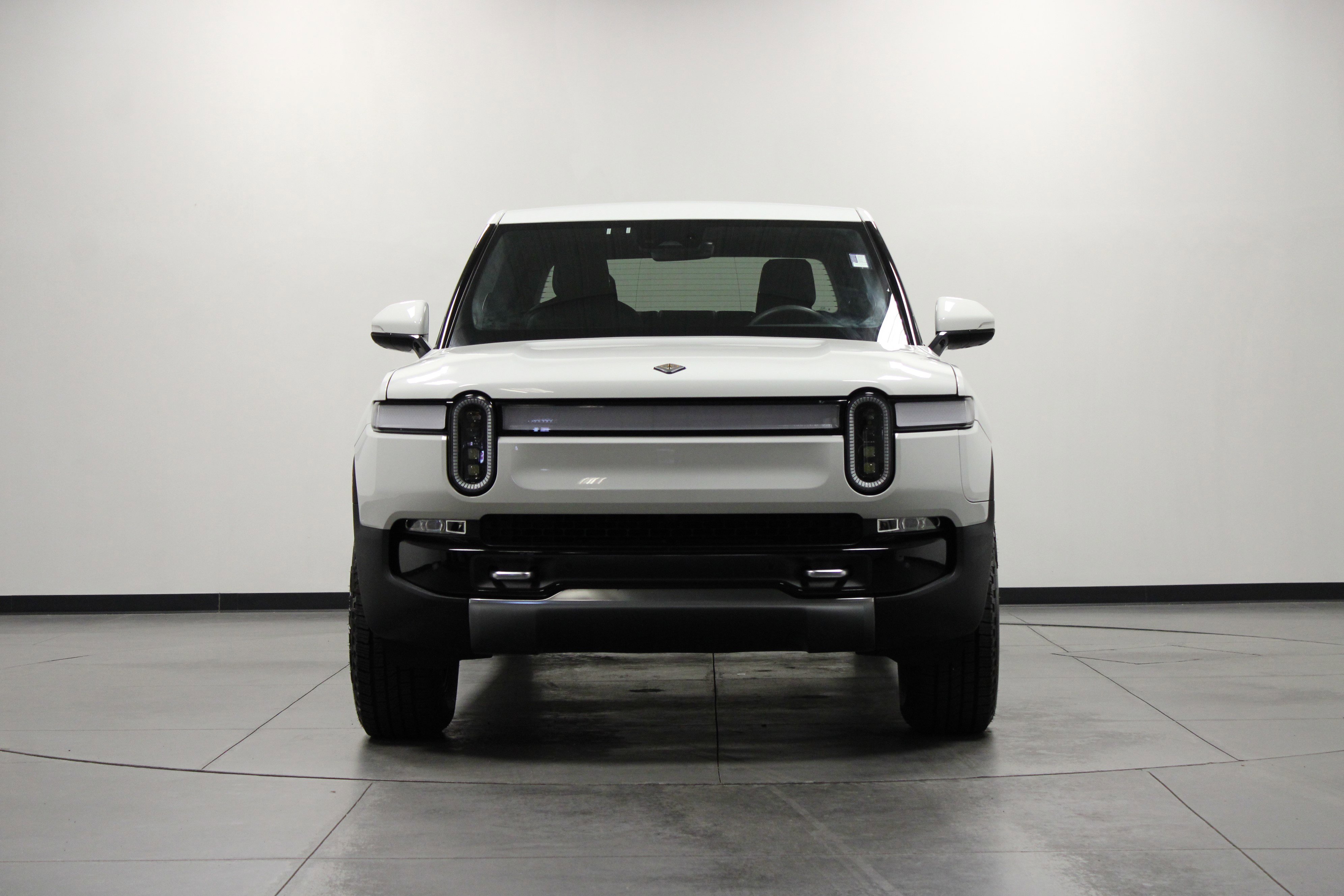 Used 2022 Rivian R1T Adventure image 9