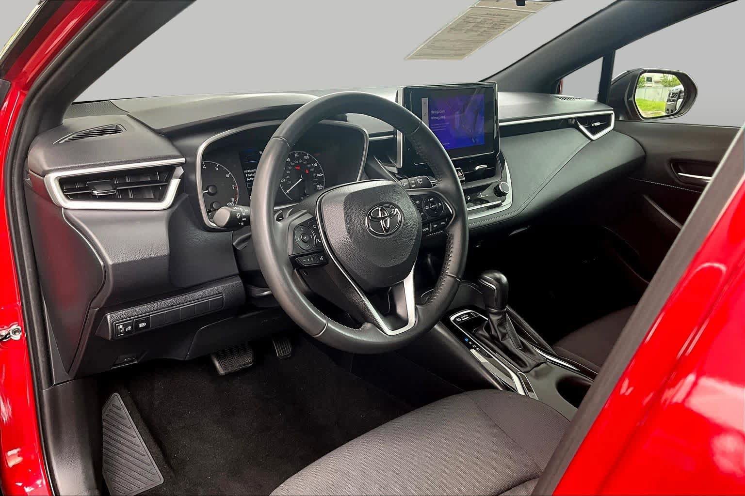 Used 2025 Toyota Corolla SE FWD image 17
