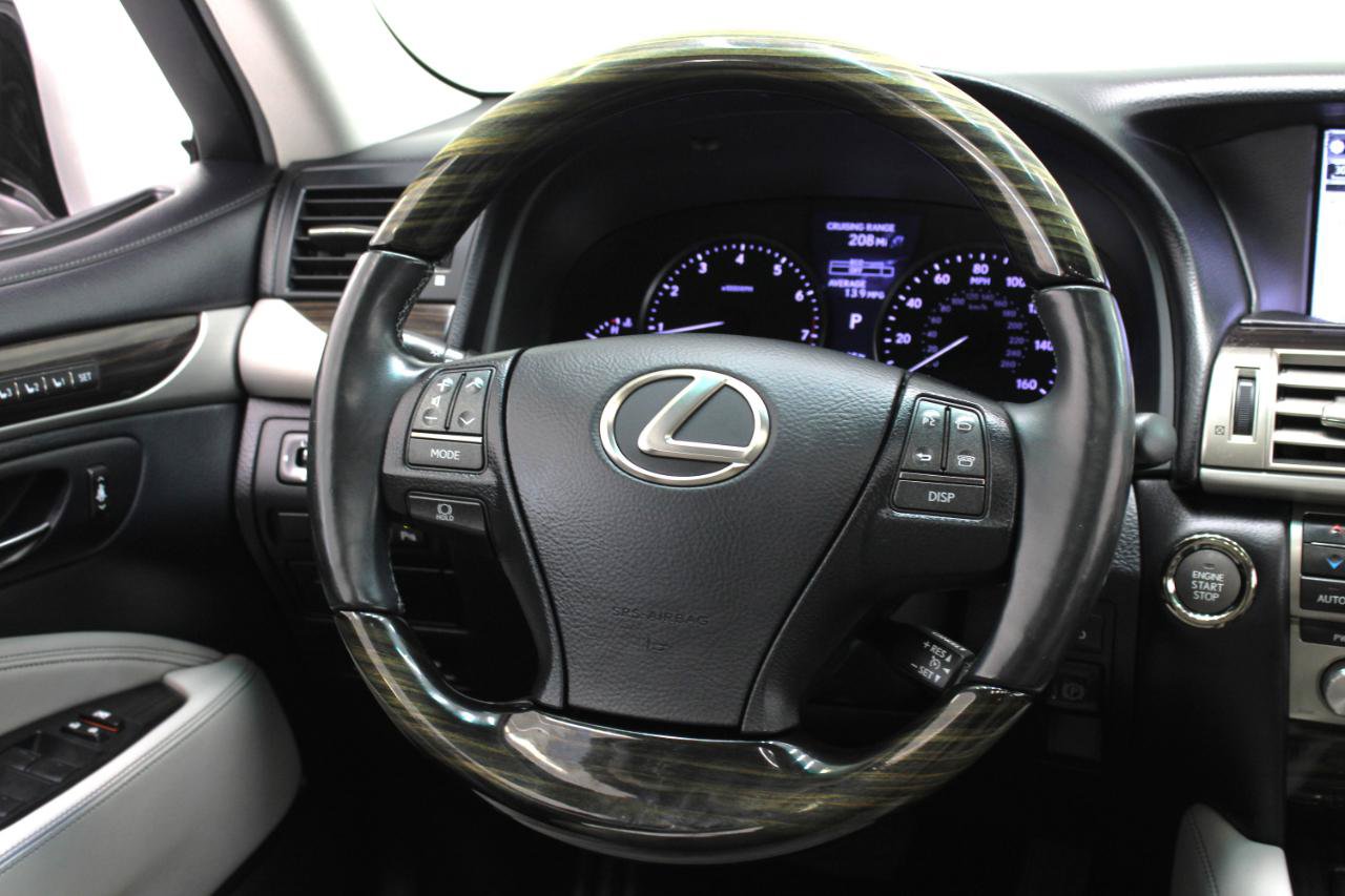 Used 2016 Lexus LS 460 w/ Comfort Package RWD image 49