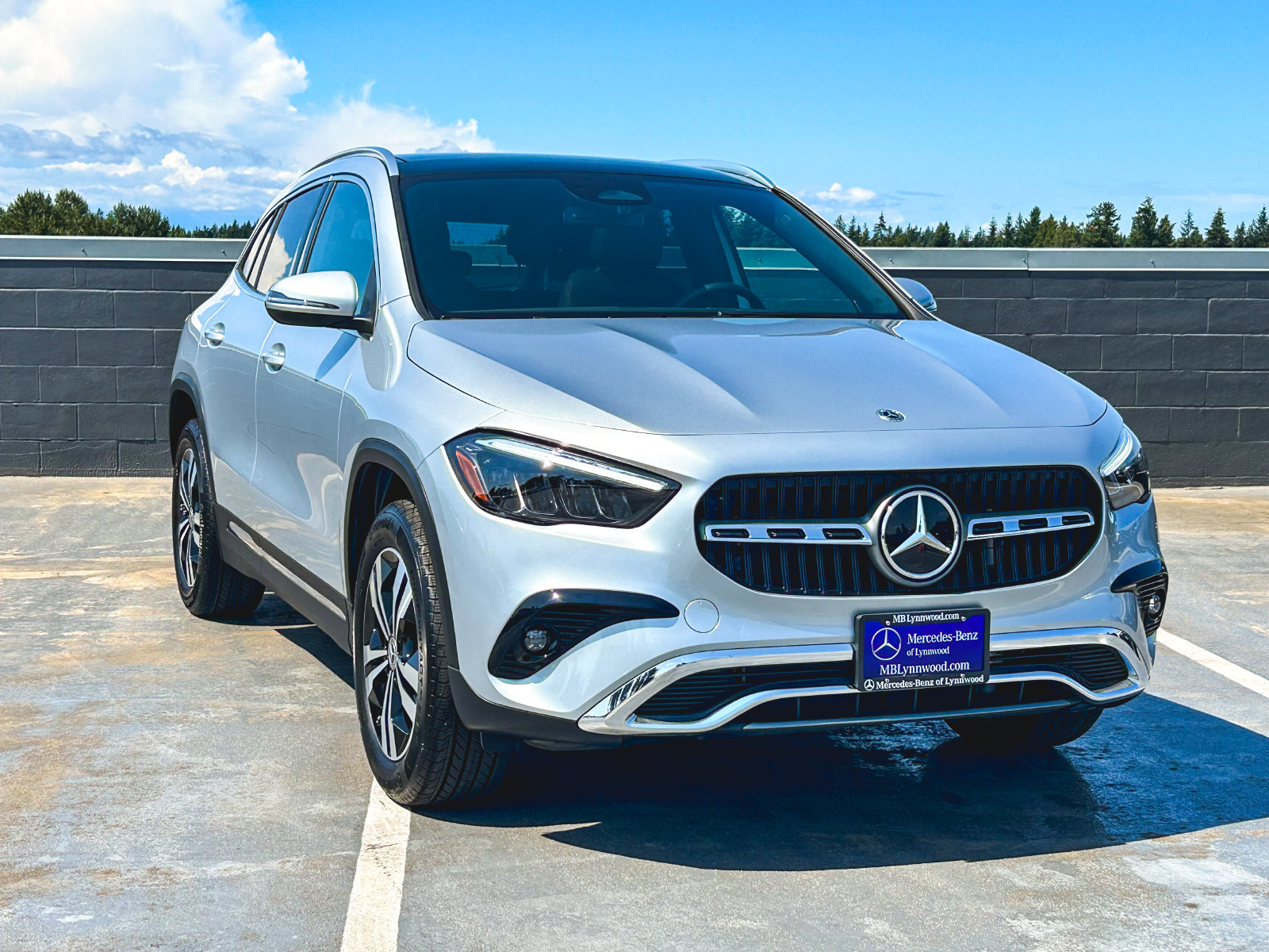 Used 2026 Mercedes-Benz GLA 250 4MATIC image 4