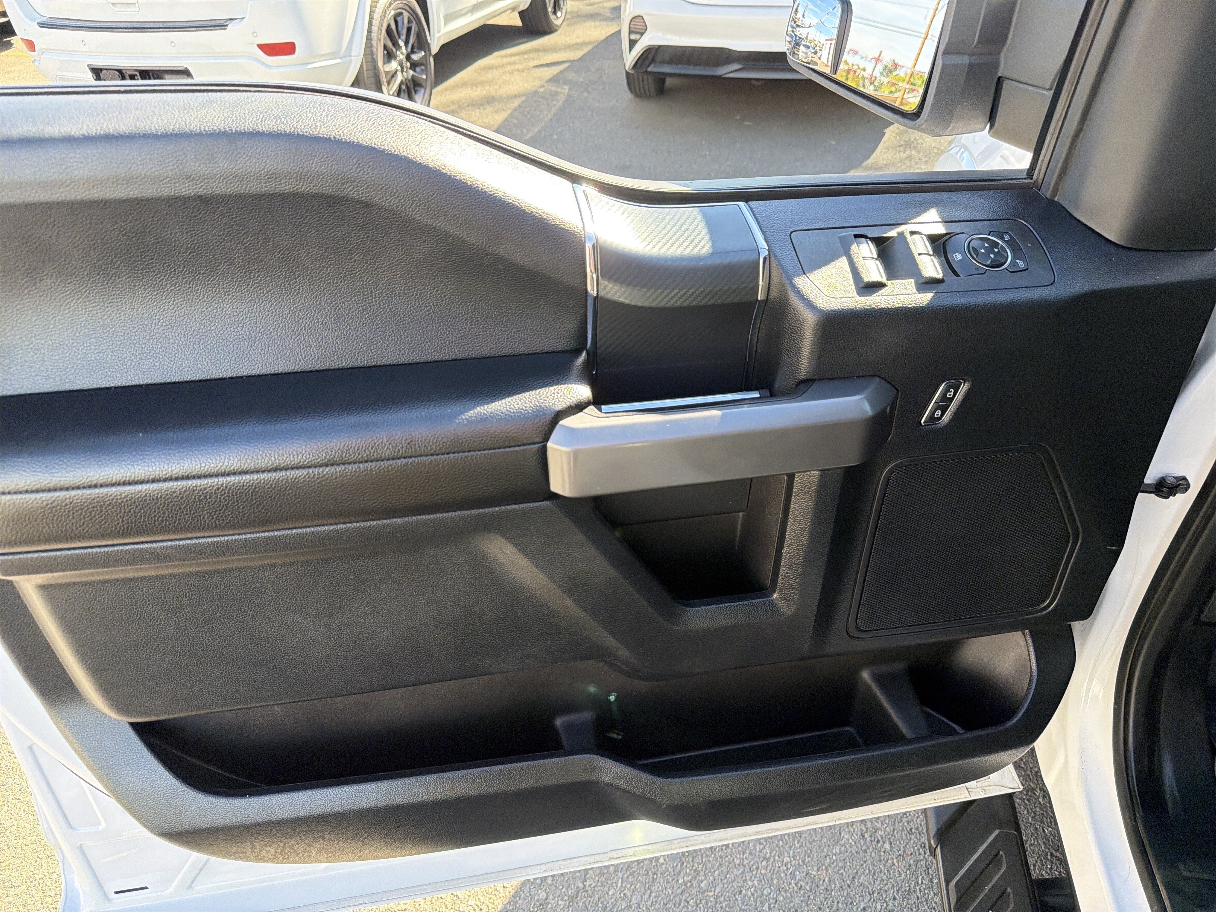 Used 2019 Ford F150 XLT w/ Equipment Group 302A Luxury AWD/4WD image 12