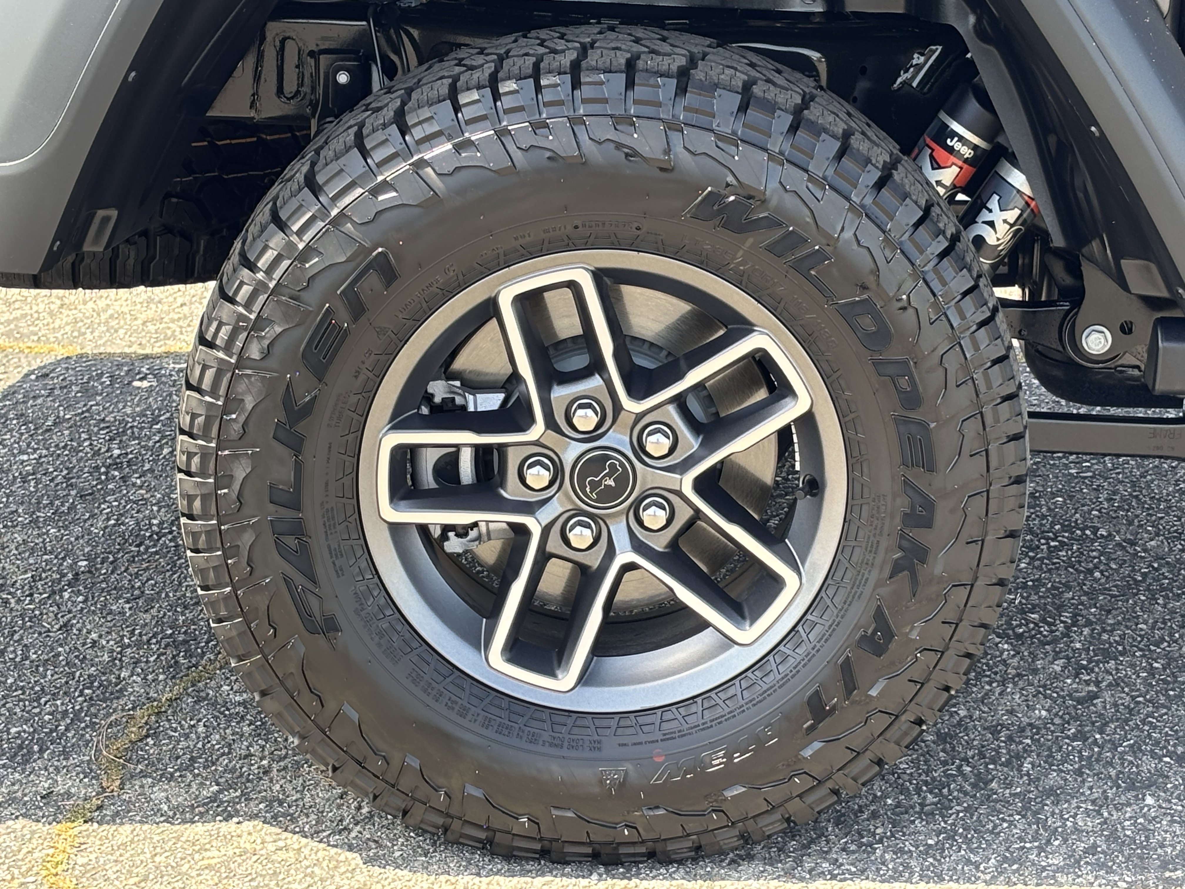 Used 2026 Jeep Gladiator Mojave AWD/4WD image 9