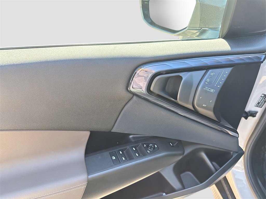 Used 2025 BMW X3 xDrive30i w/ Convenience Package image 9