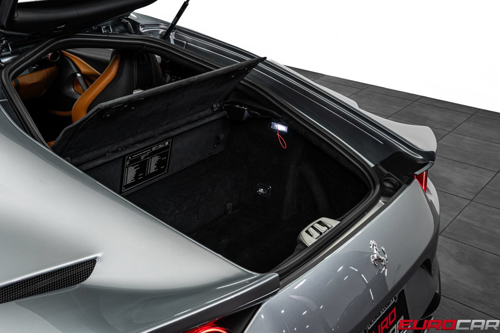 Used 2020 Ferrari 812 Superfast RWD image 22