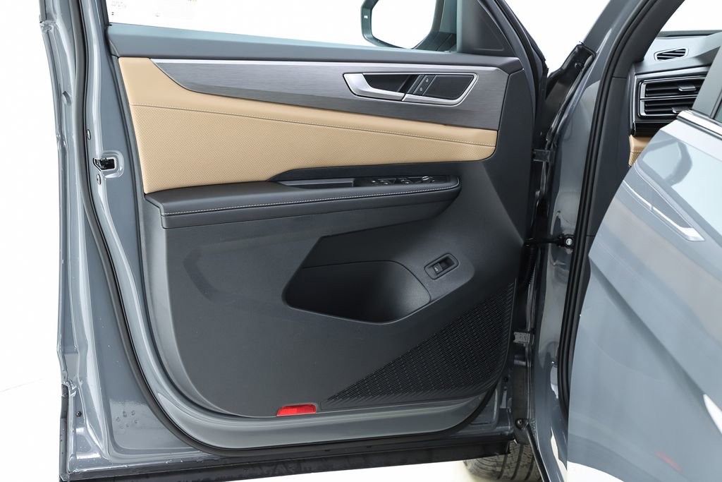 New 2026 Volkswagen Atlas Cross Sport SE image 18