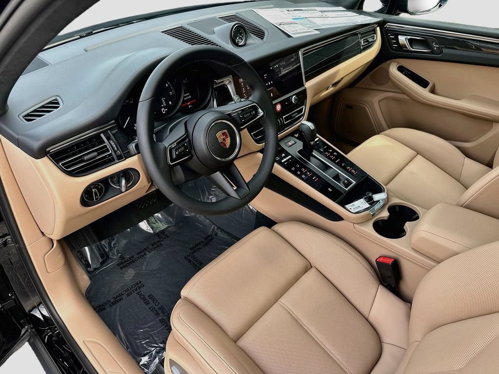 New 2026 Porsche Macan AWD/4WD image 4