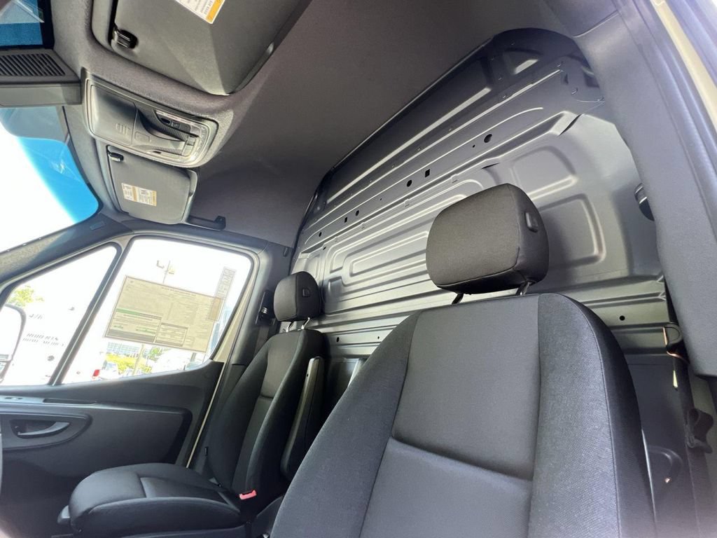 Certified 2025 Mercedes-Benz Sprinter 2500 image 22