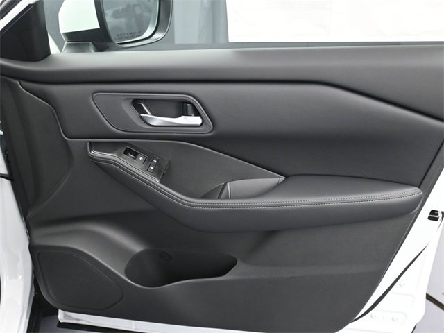 New 2026 Nissan Rogue SV image 32