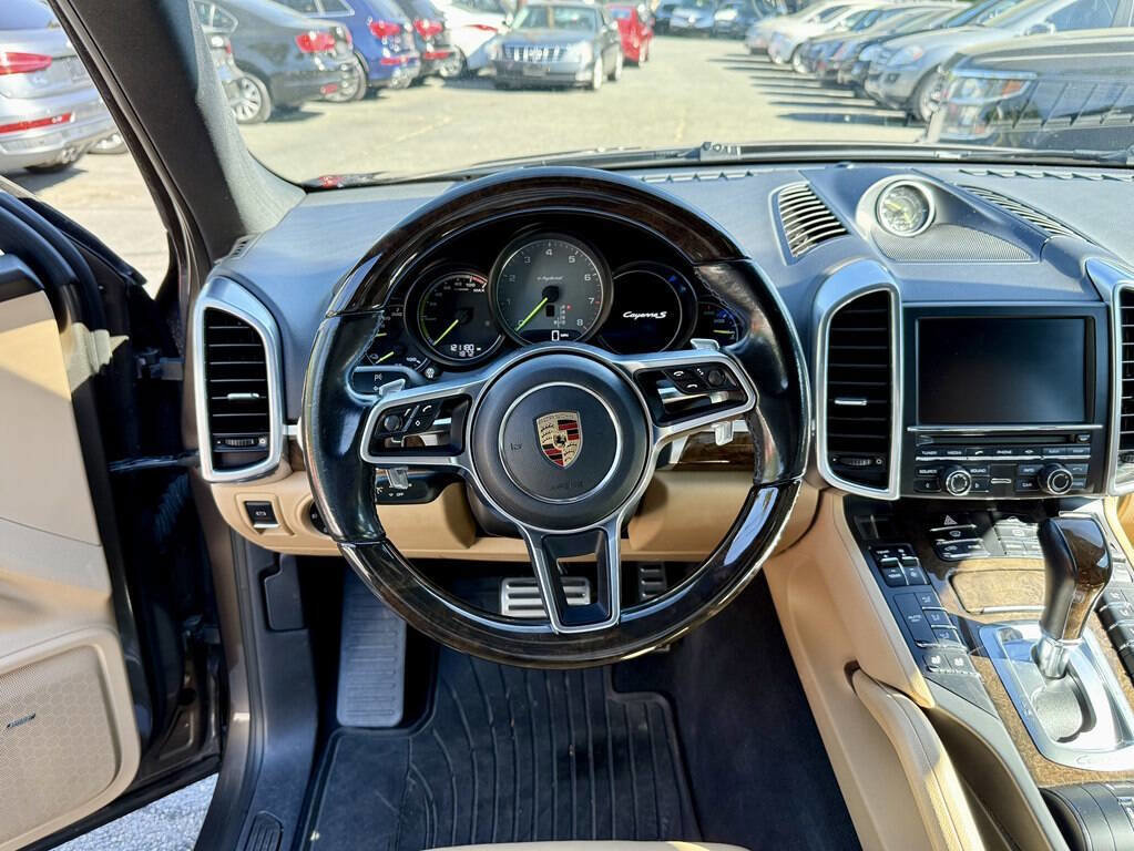 Used 2016 Porsche Cayenne S AWD/4WD image 18