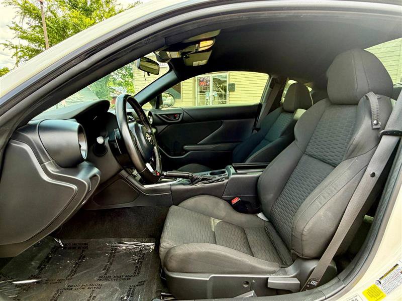 Used 2024 Toyota GR86 RWD image 18
