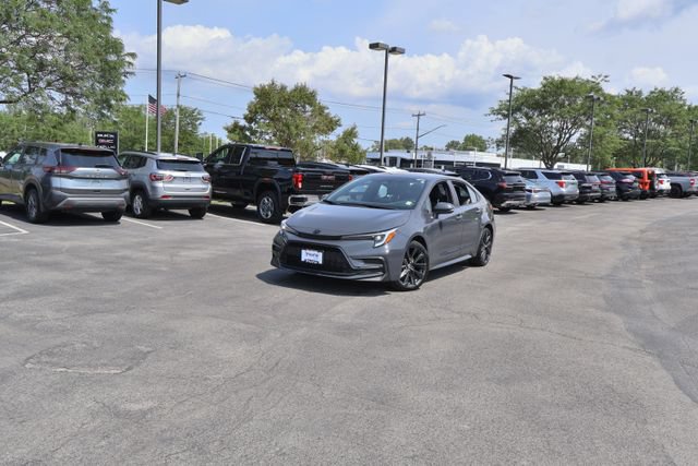 Used 2024 Toyota Corolla SE FWD image 2